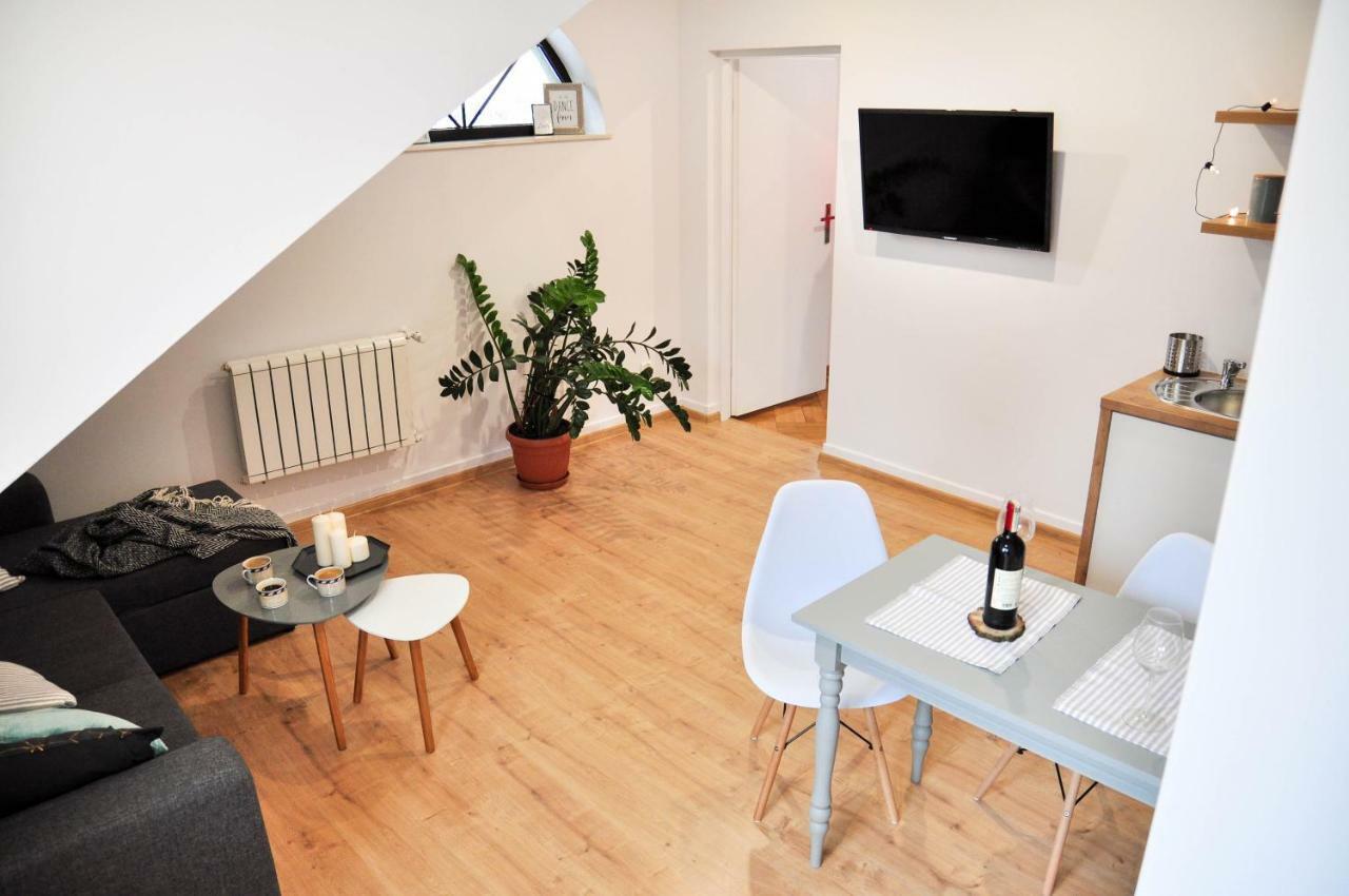 Apartment Pod Holica *